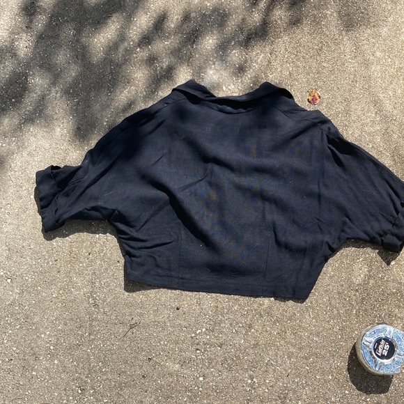 MidCentury Magic: Cropped, Black Button Top. Real Vintage - Picture 6 of 11